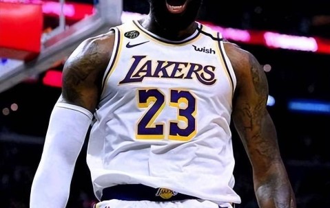 开云真人 -包含詹姆斯在日本队比赛中出色防守，出色防守引发热议！的词条